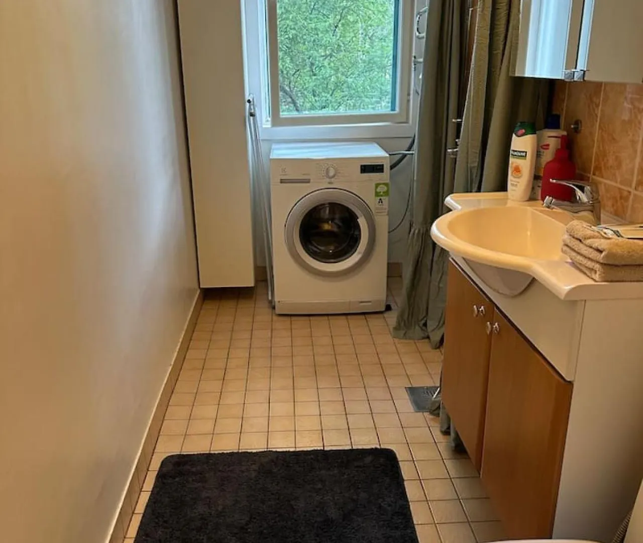 Flat With All Essentials, Great Location, Parking Helsinki 0*,  Finland